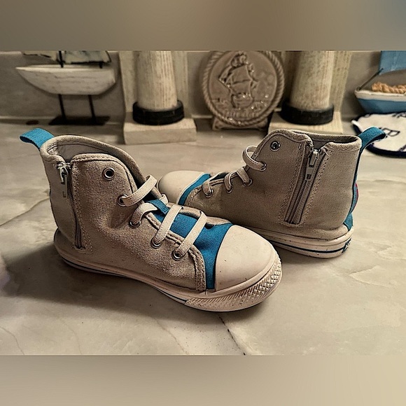 Pawpatrol high tops toddler size 9 - Picture 2 of 5